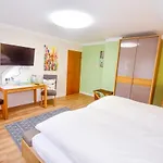 Haus Eyers בית הארחה