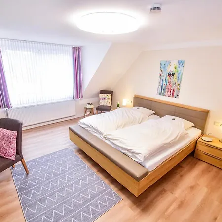 Haus Eyers בית הארחה 3*
